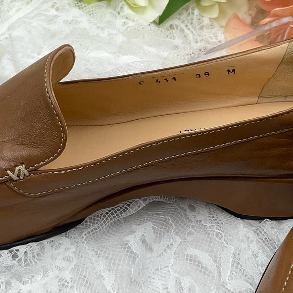 Taryn Rose Women’s Tan Italian Leather Loafers Sz8 Shoes #0212 - Picture 2 of 11